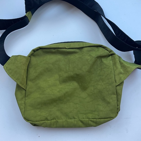NWOT BAGGU Fanny Pack - Picture 7 of 10